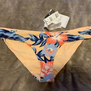 NWT Women’s Tilly’s Bikini Bottoms Size L